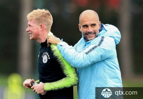 范德芬：教练赛季初希望我能进五个球；我和罗梅罗是兄弟