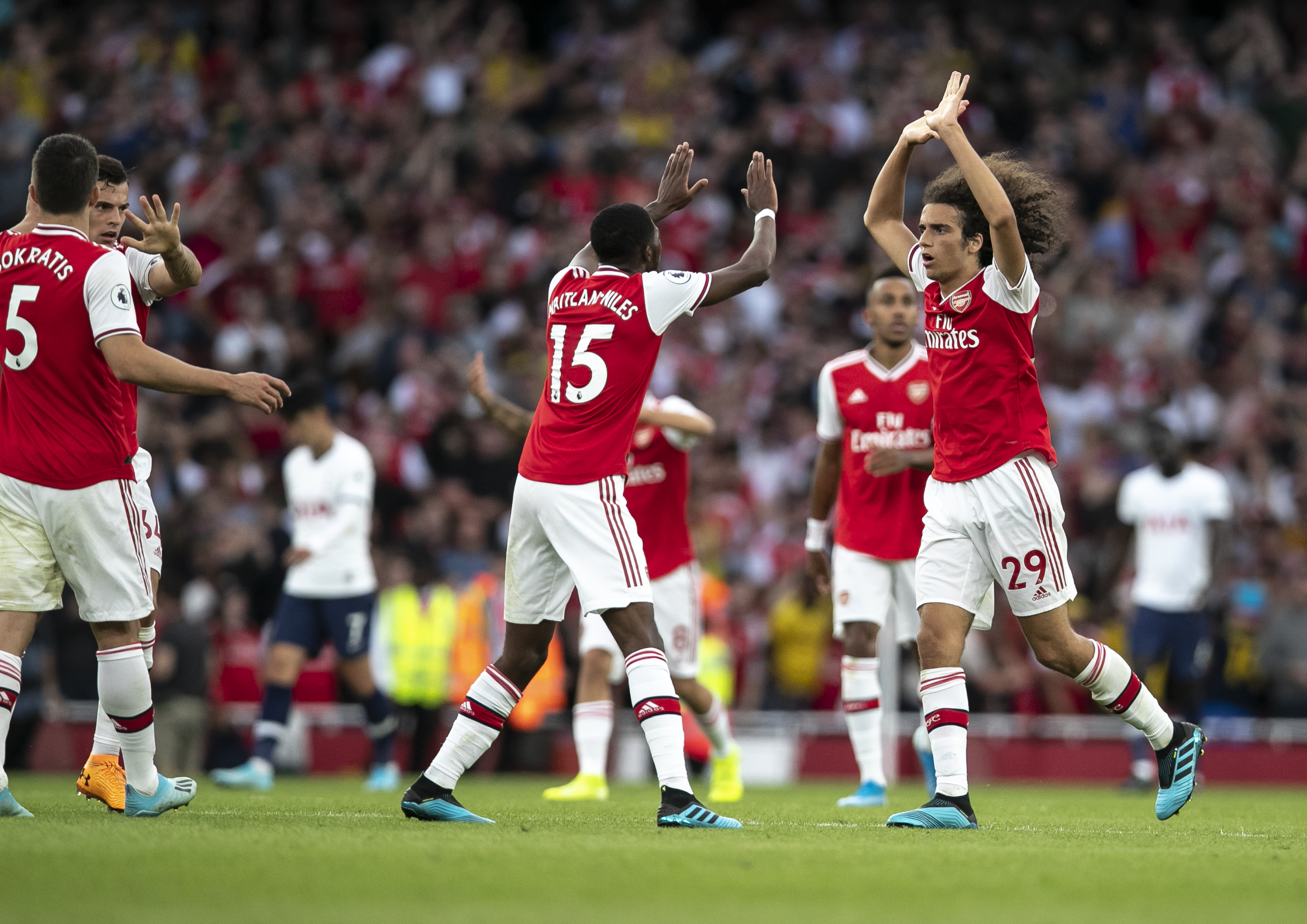 塞尔塔主帅：不满球队多打一人的表现，伯纳乌取胜有运气成分