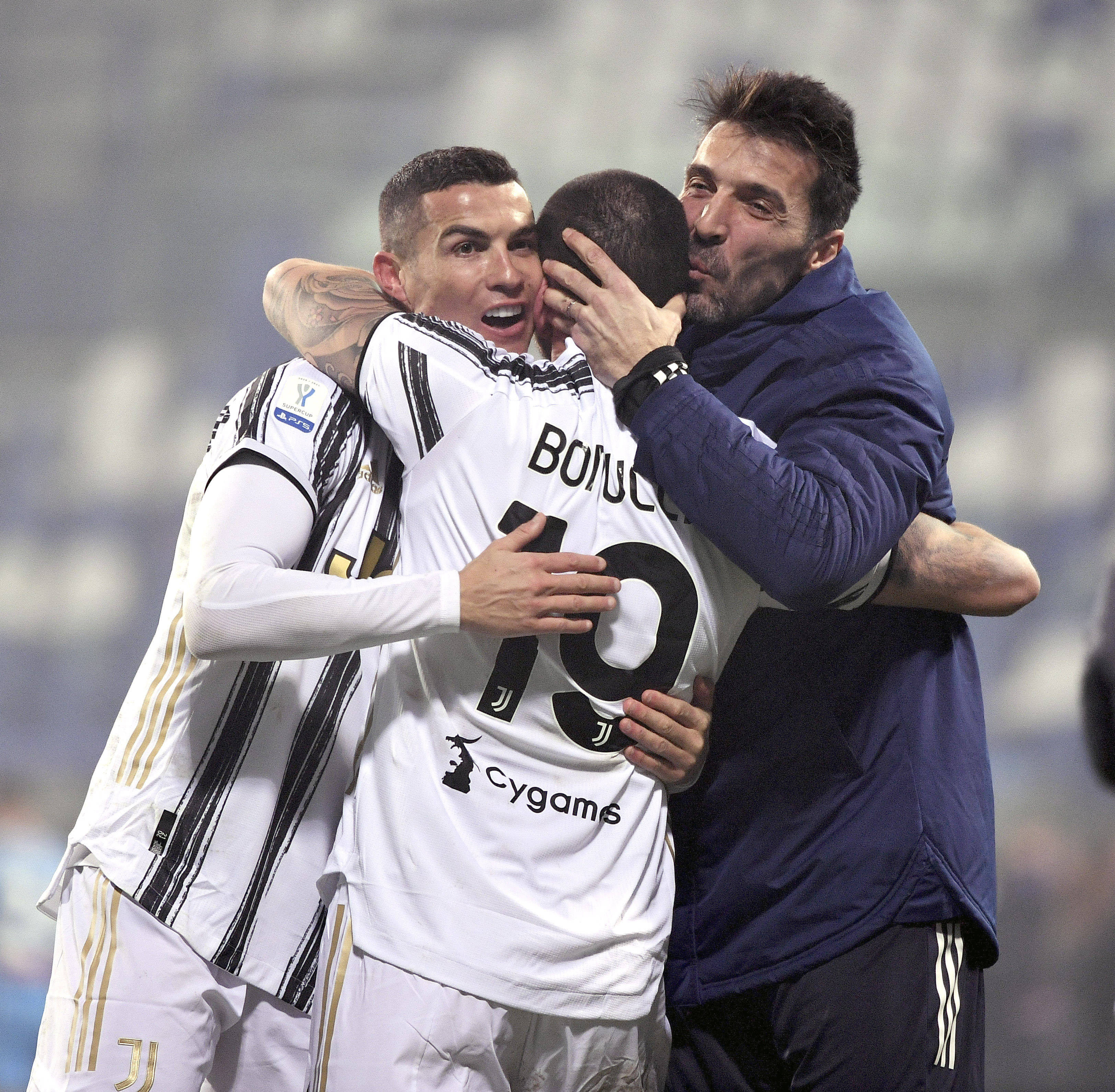 意甲战报：索尔斯比头球制胜，热那亚2-1力克维罗纳