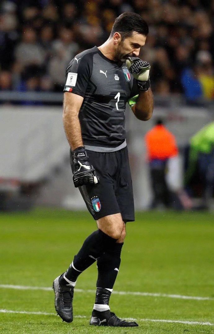 发布仅4个小时后，梅西造访诺坎普社媒动态点赞已突破1000万