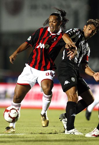 穆斯卡特：若抱着打平的心态是非常危险的；李新翔参加了合练