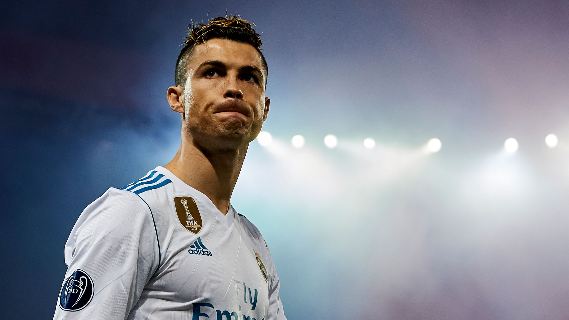 100亿身家“足坛首富”，投了最火AI独角兽