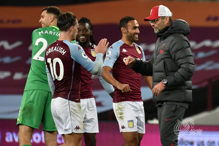 随阿根廷队在西班牙公开训练，梅西：感谢今天到场的所有人