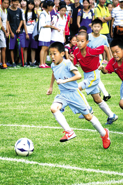 TA：纽卡继续在欧冠中高歌猛进；丹-伯恩的头球破门无与伦比